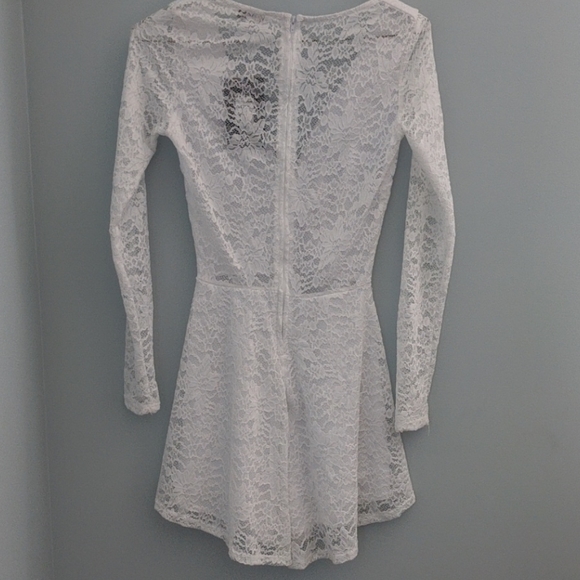 Fashion Nova Romper, size XS - Picture 2 of 2